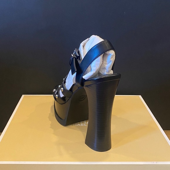 Michael Kors Jagger Platform Black Leather Studded Sandals Shoes Pumps Heels NEW - Picture 6 of 7